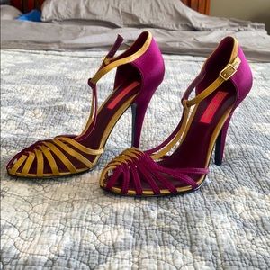 Betsey Johnson Vero Cuoio Satin Strap Heels Sz 7.5